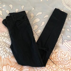Black skinny jeans
